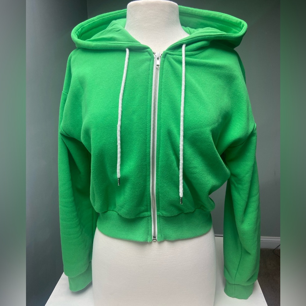 Forever 21 Kelly Green cropped hooded zip up sweatshirt